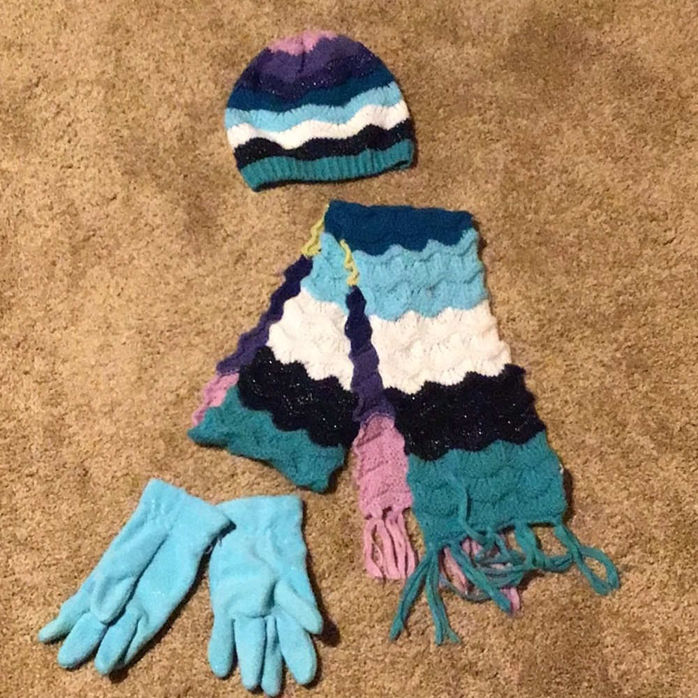 Girls Scarf, Hat, Glove Set
